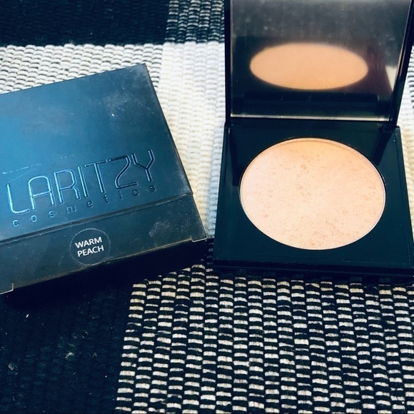 Laritzy Highlighter & Long Lasting Lipstick Bundle Set - Picture 5 of 9